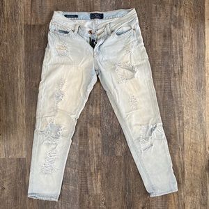 Lucky Brand distressed light wash jeans
